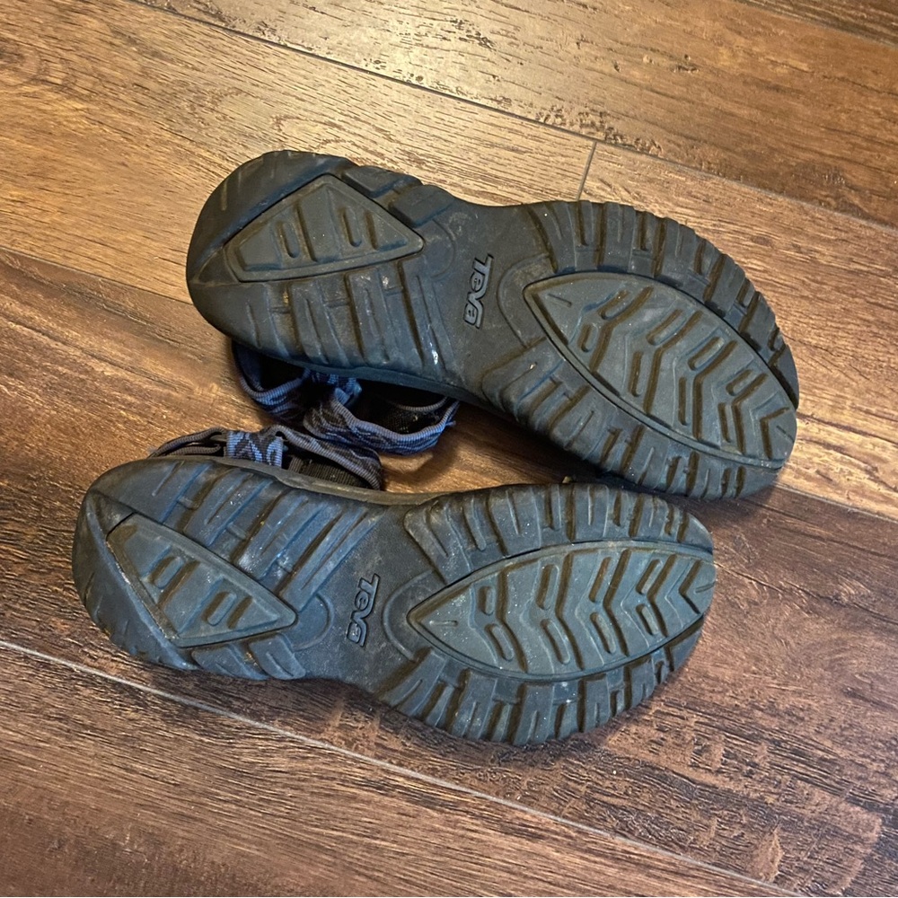 Teva Hurricane Sandals View 4